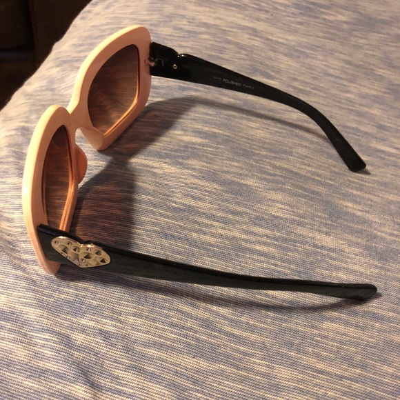 Chic oversized white square sunglasses black - Picture 4 of 7